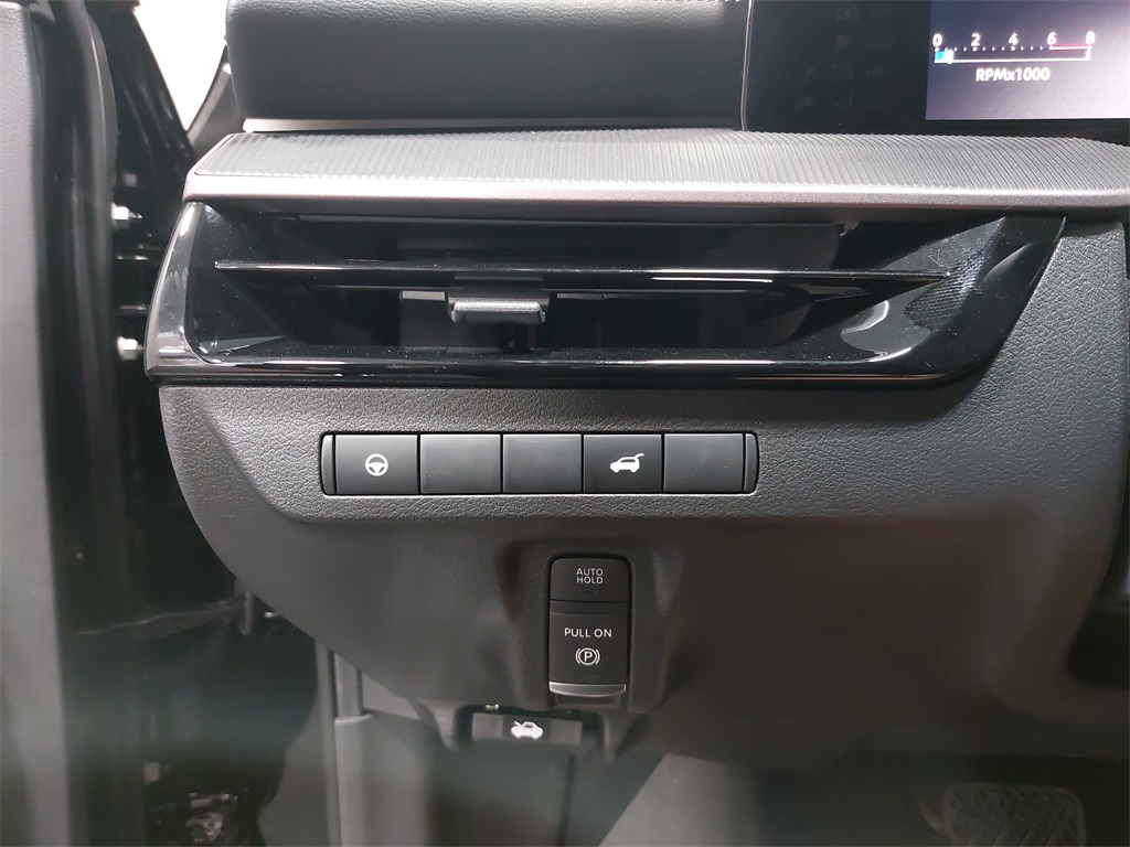 Vehicle image 26 of 35