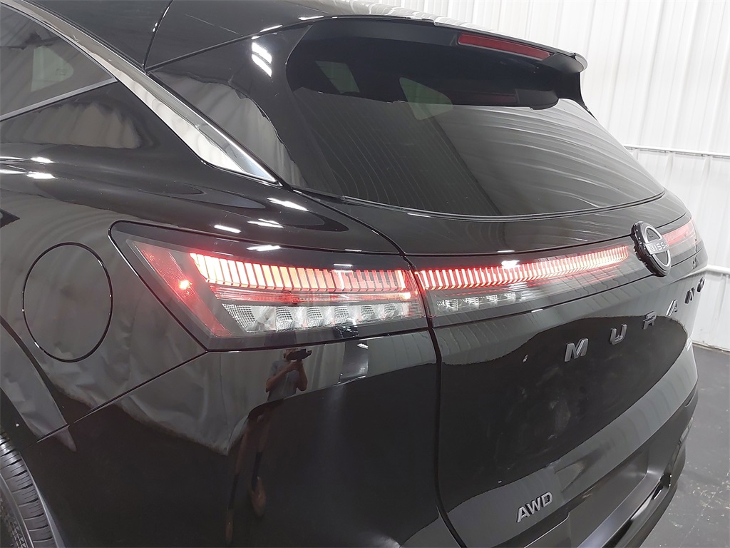 Vehicle image 34 of 35