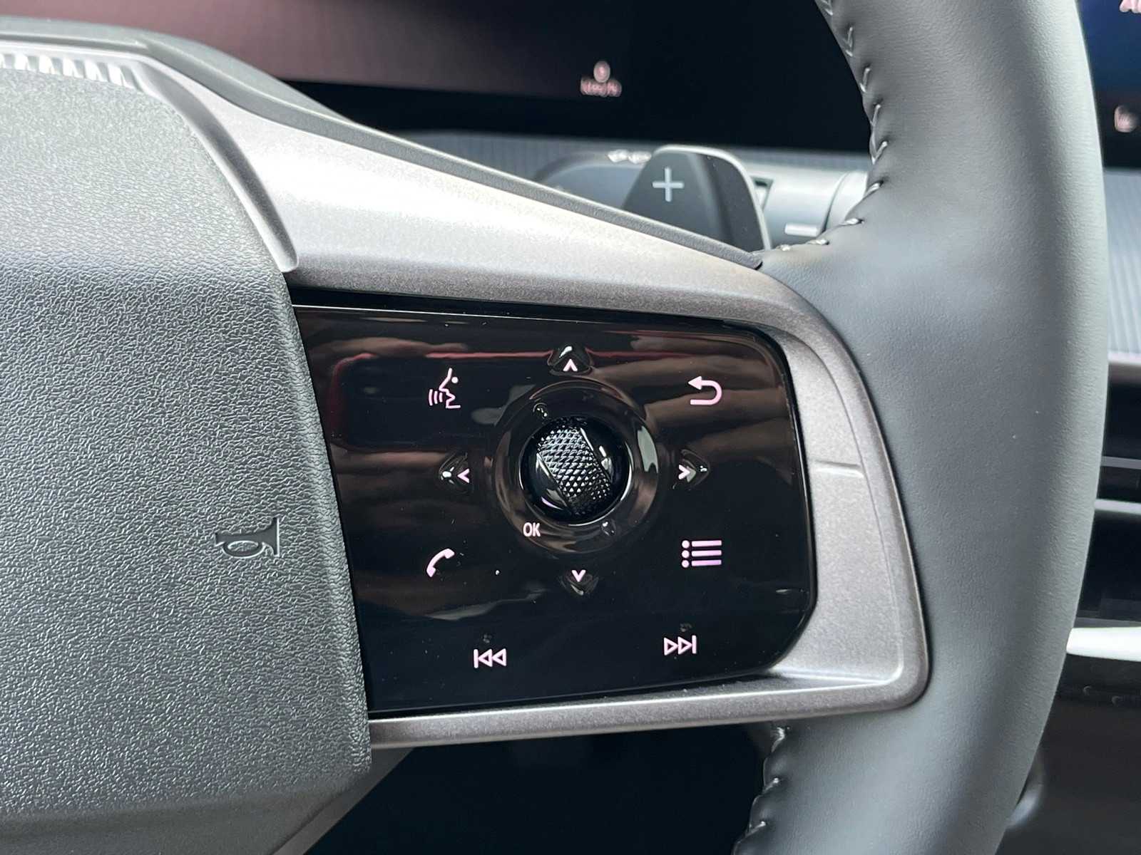 Vehicle image 21 of 22