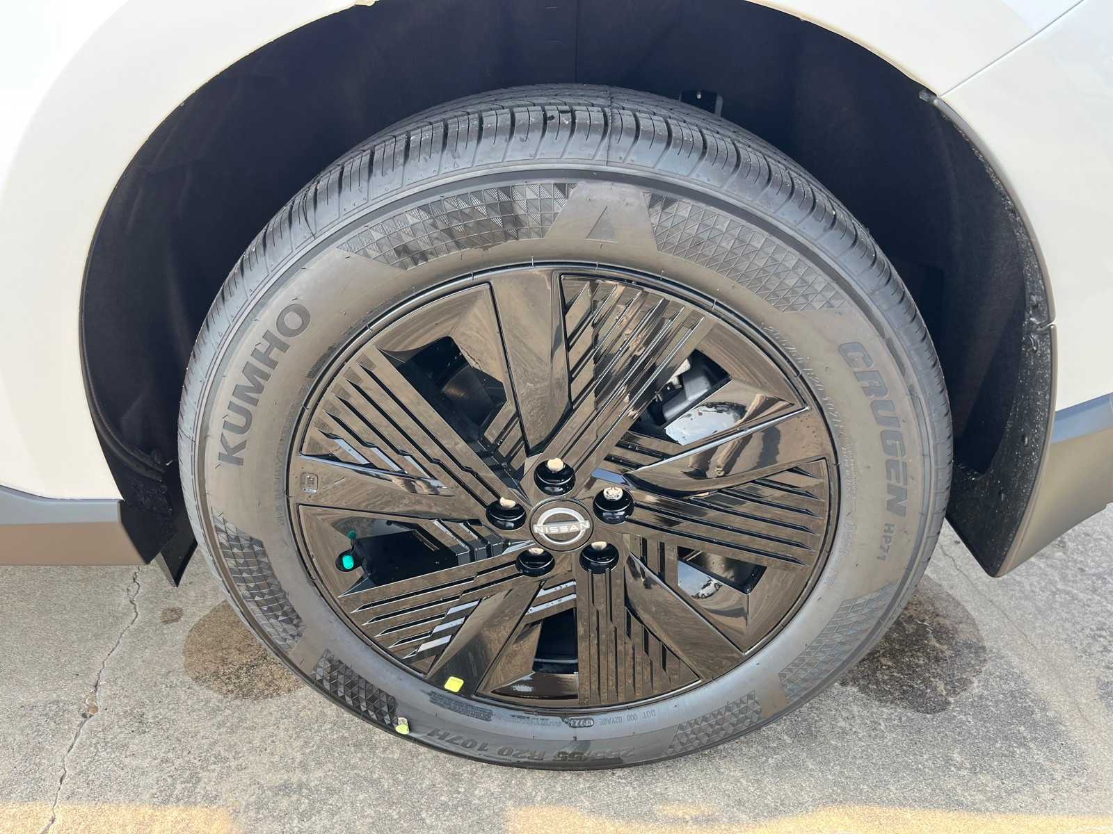Vehicle image 9 of 22
