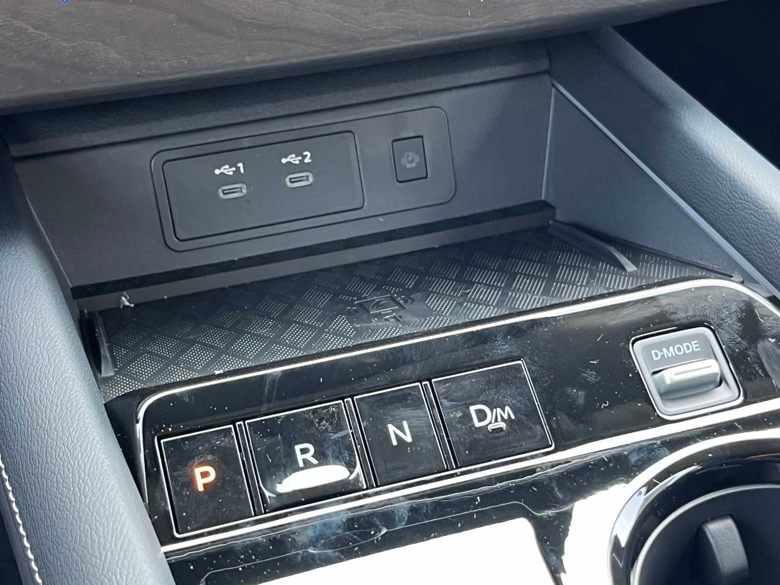 Vehicle image 16 of 22