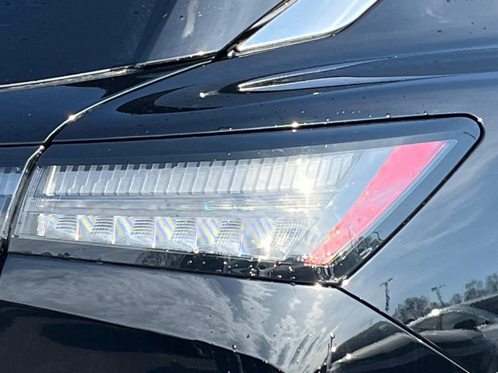 Vehicle image 10 of 34