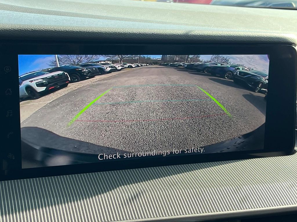 Vehicle image 29 of 34