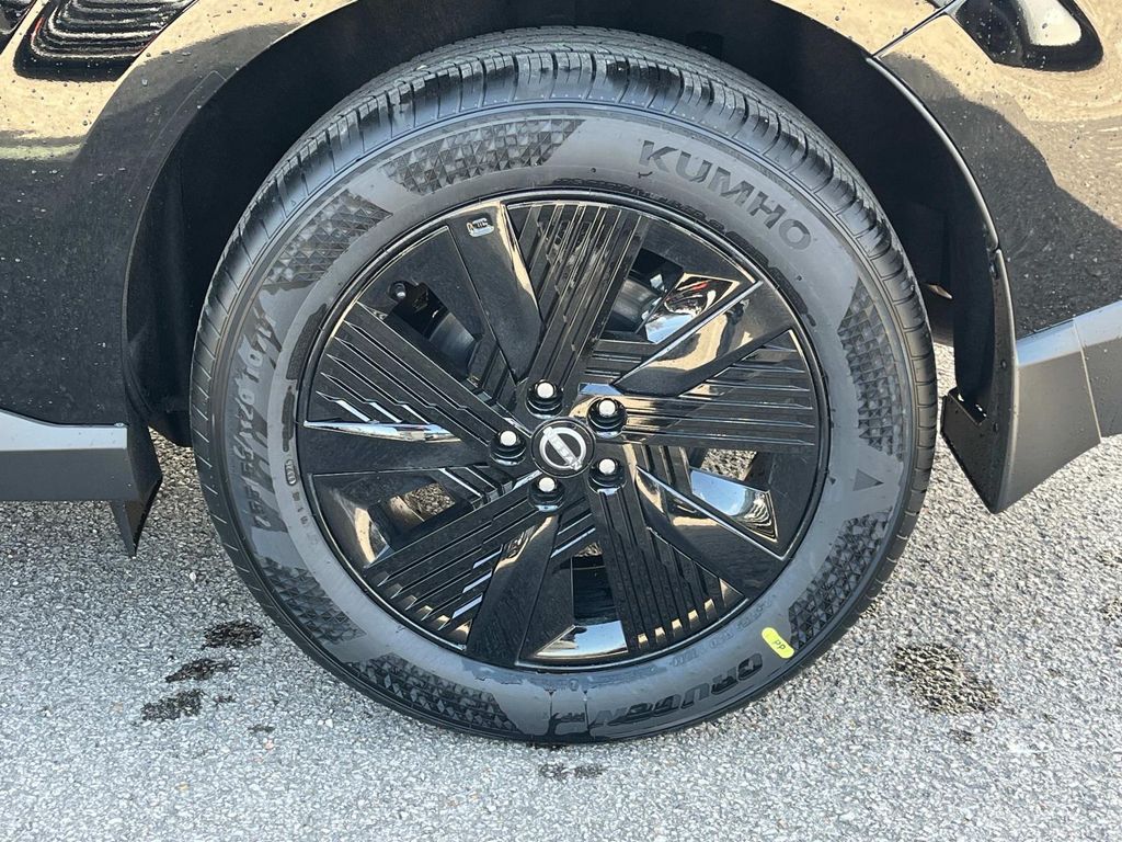 Vehicle image 12 of 34
