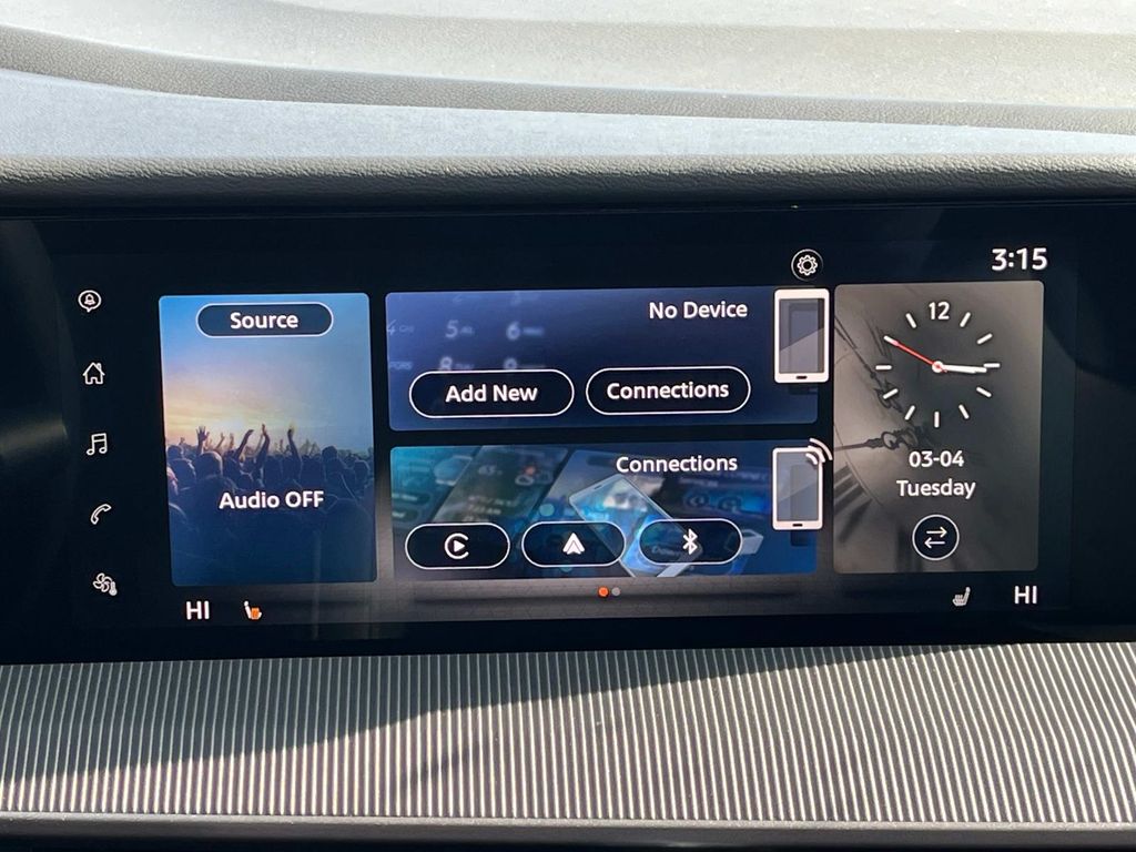 Vehicle image 15 of 34