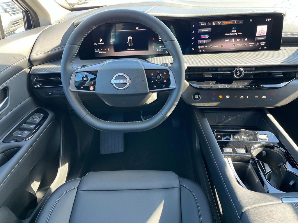 Vehicle image 13 of 32