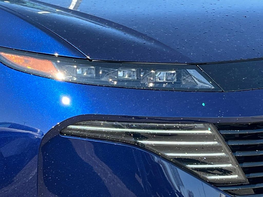 Vehicle image 9 of 32