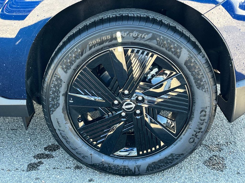 Vehicle image 12 of 32