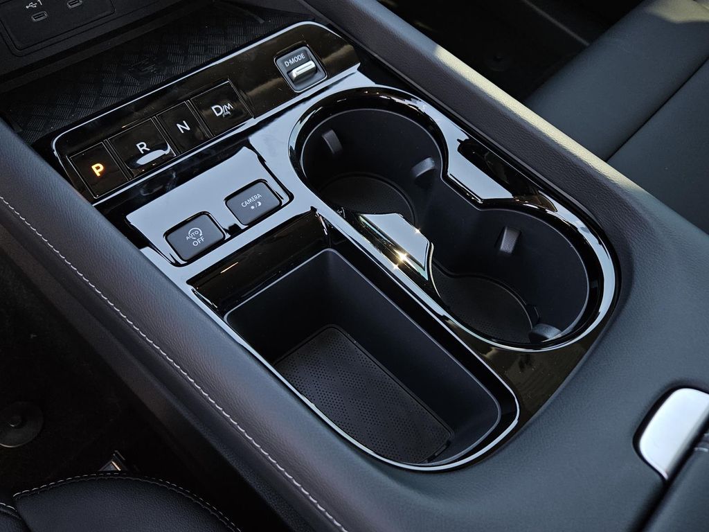 Vehicle image 13 of 22