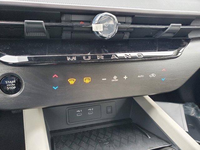Vehicle image 21 of 28