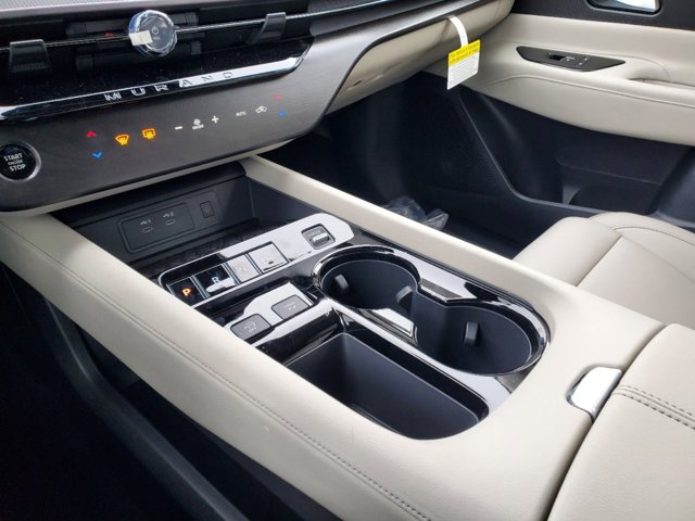 Vehicle image 24 of 28