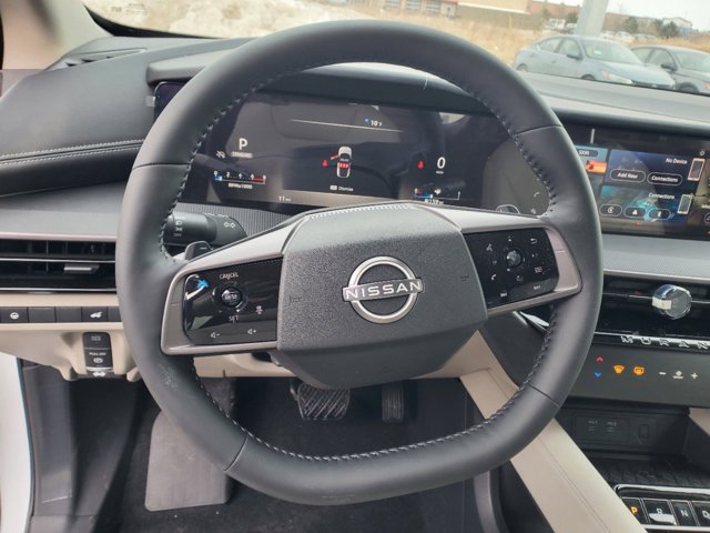 Vehicle image 11 of 28