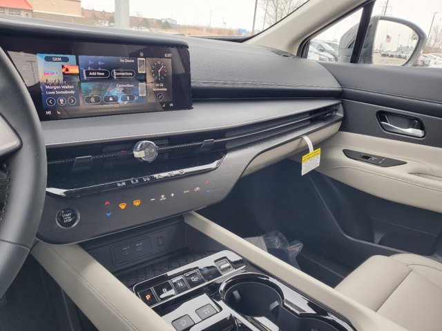 Vehicle image 15 of 28