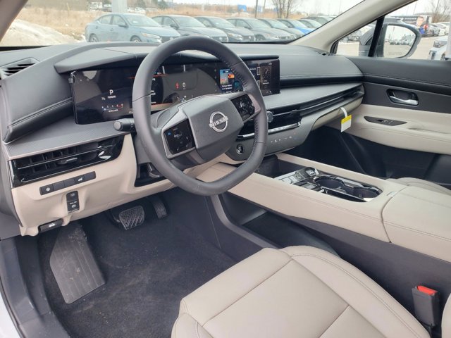 Vehicle image 9 of 28