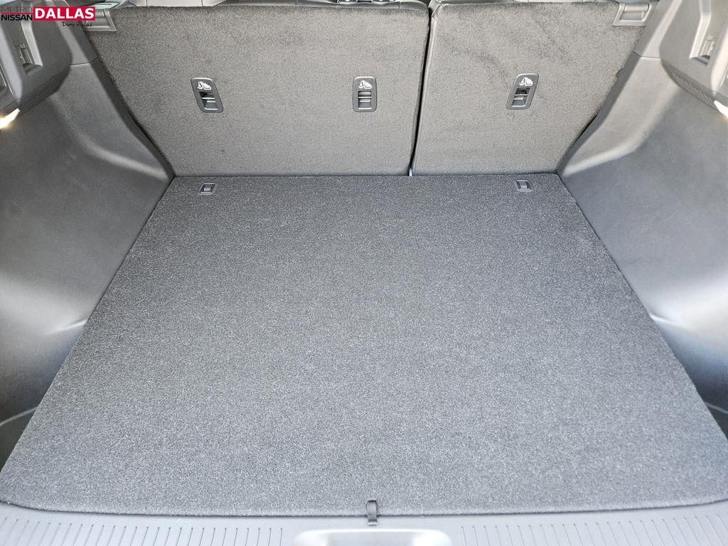 Vehicle image 8 of 24