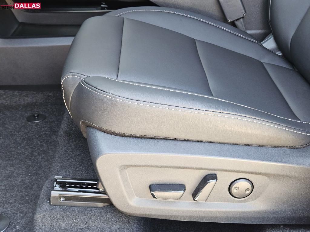 Vehicle image 20 of 24
