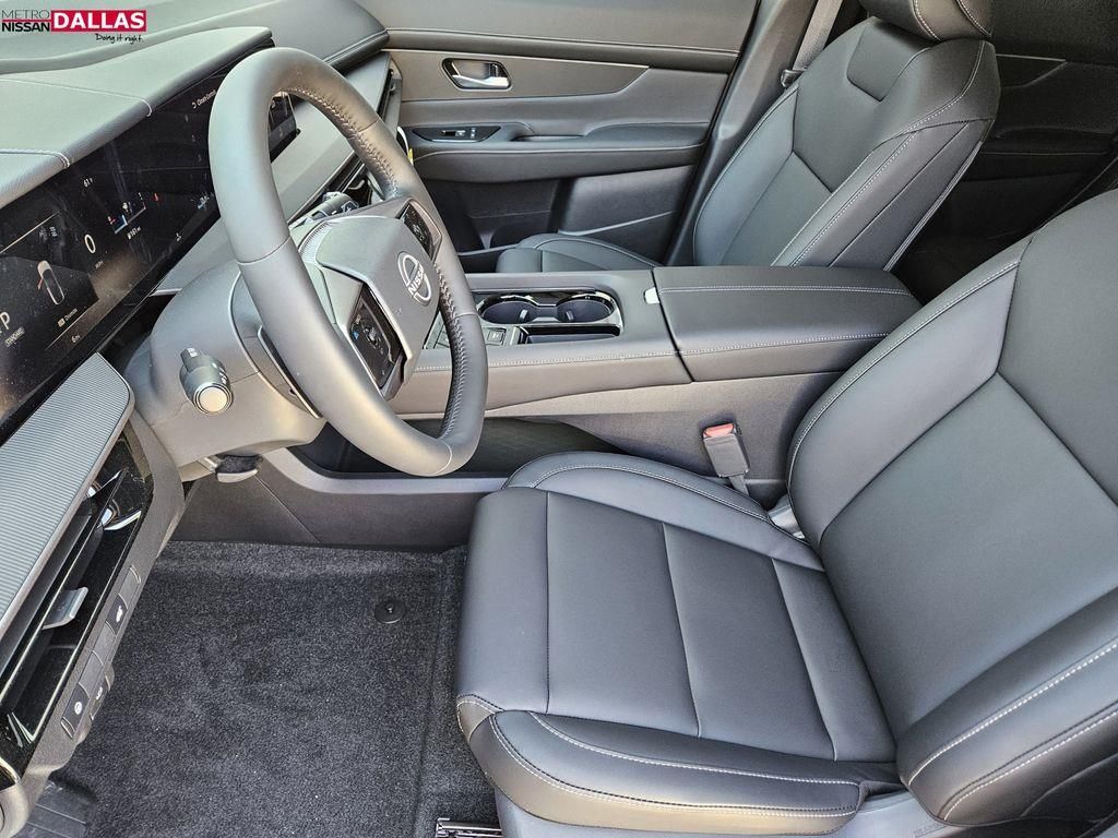Vehicle image 19 of 24