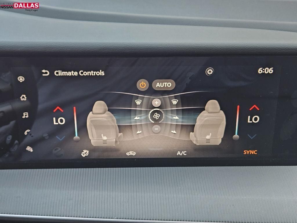 Vehicle image 14 of 24