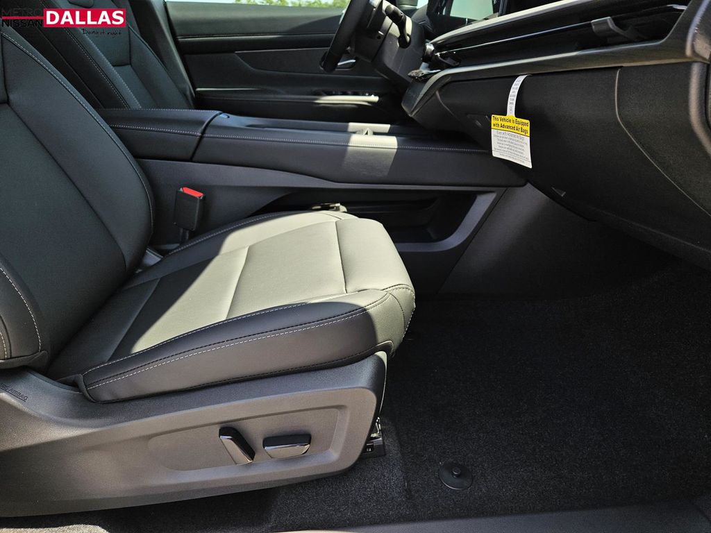 Vehicle image 7 of 23