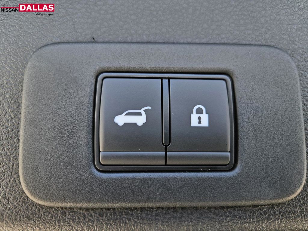 Vehicle image 9 of 23