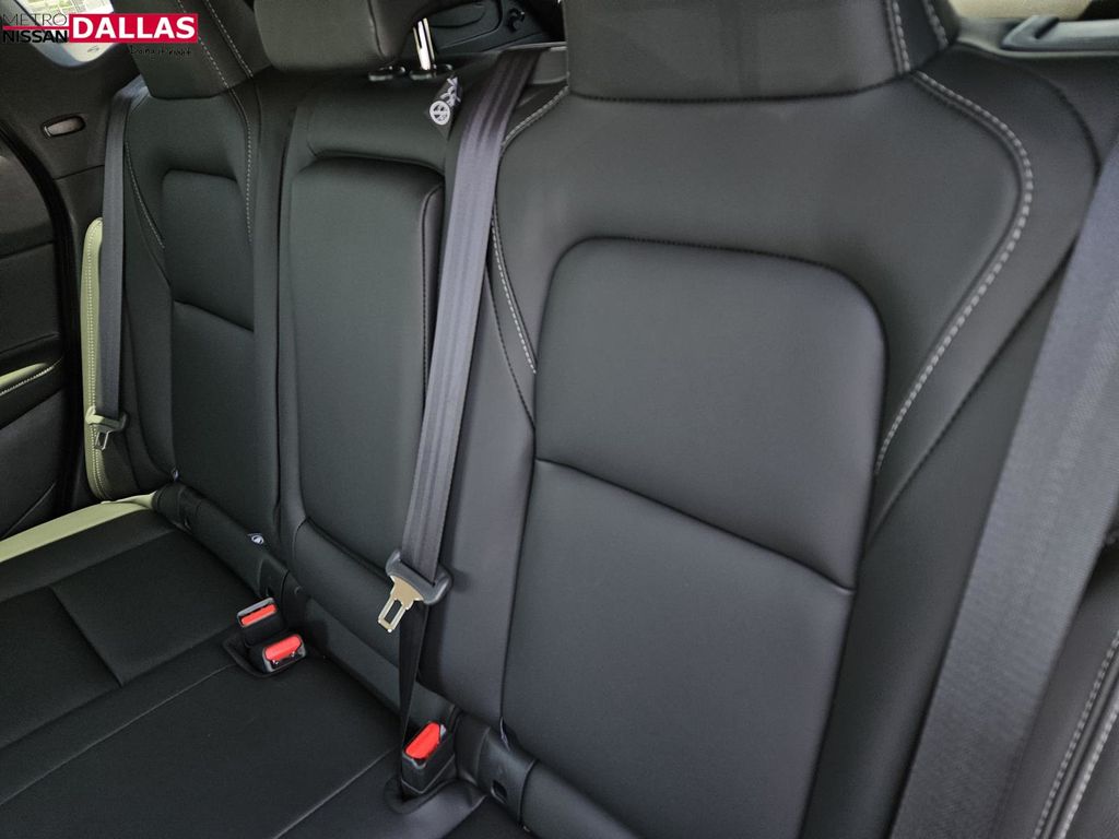 Vehicle image 12 of 23
