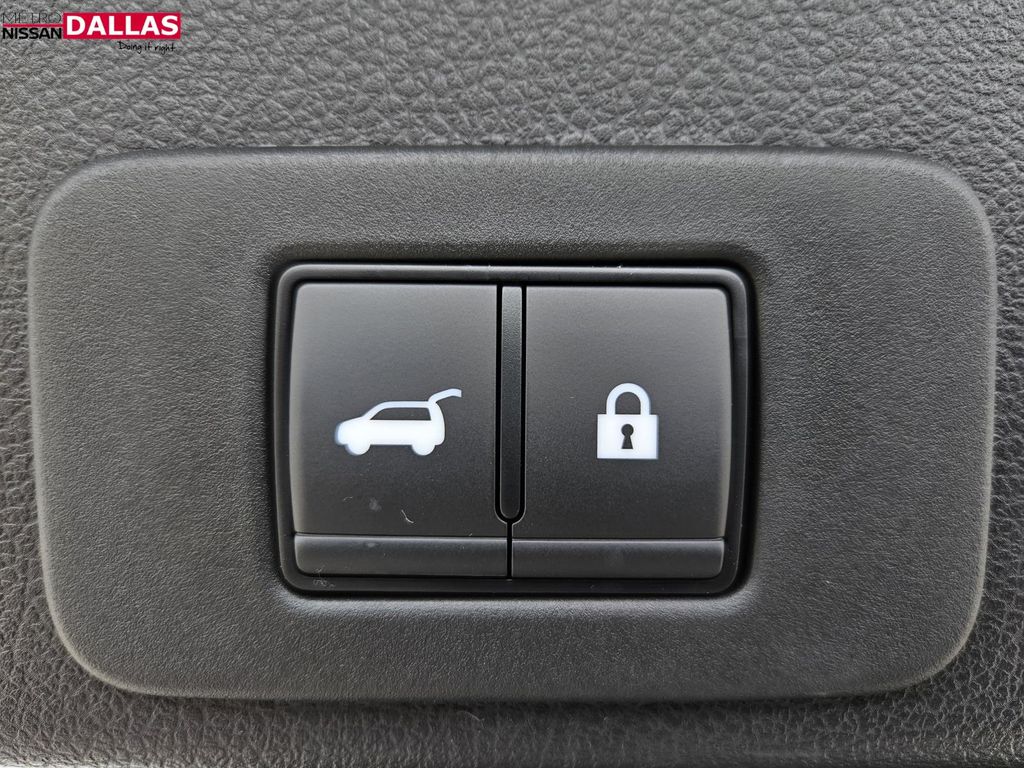 Vehicle image 9 of 23