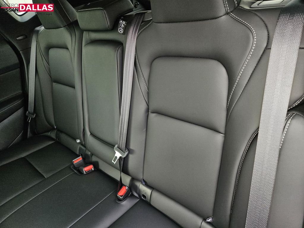 Vehicle image 12 of 23