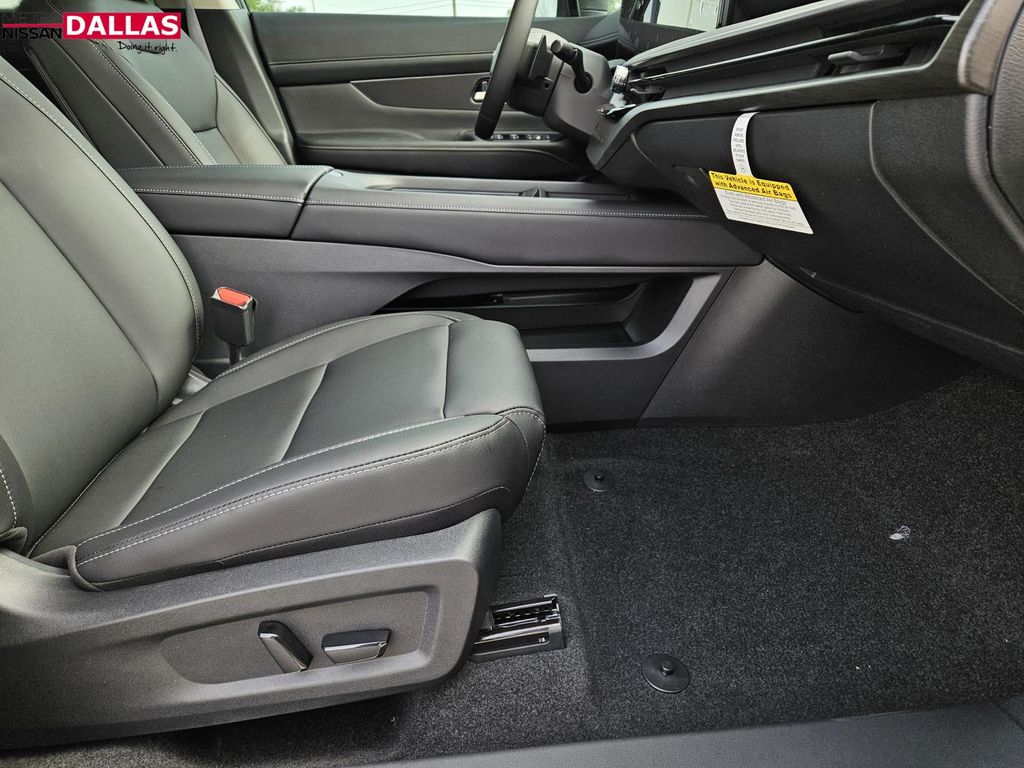Vehicle image 7 of 23