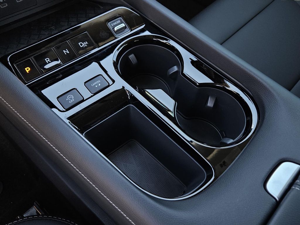 Vehicle image 13 of 22