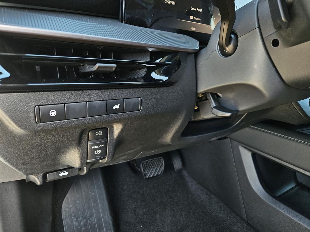 Vehicle image 5 of 22