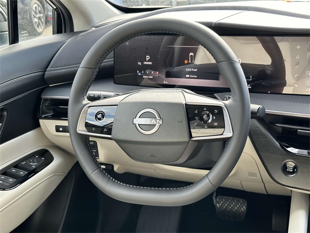 Vehicle image 12 of 18