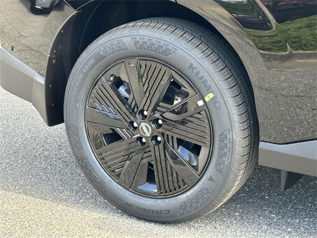 Vehicle image 17 of 18