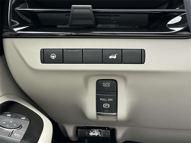 Vehicle image 11 of 18