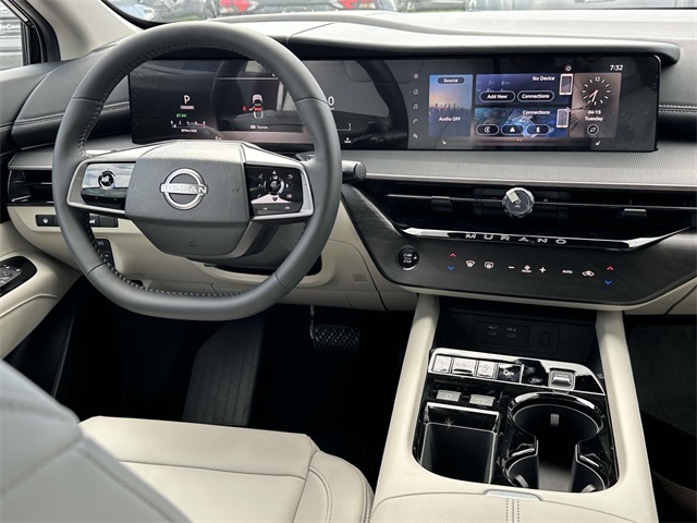 Vehicle image 7 of 18