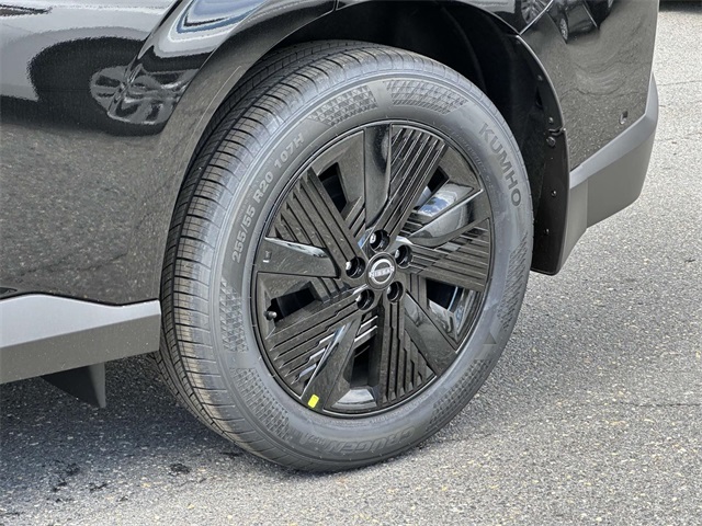 Vehicle image 17 of 18