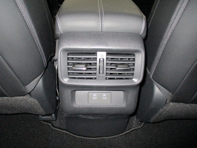 Vehicle image 27 of 29