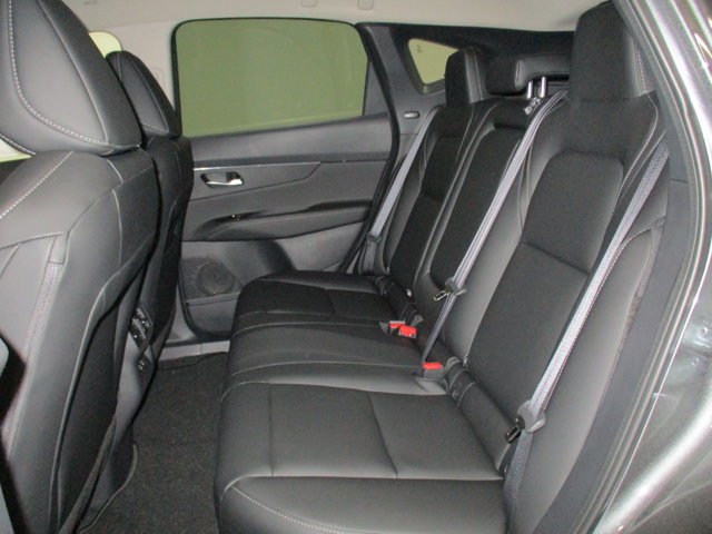 Vehicle image 26 of 29