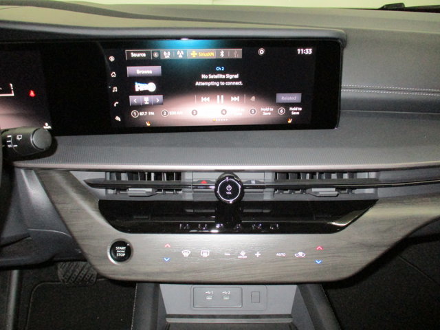 Vehicle image 24 of 29