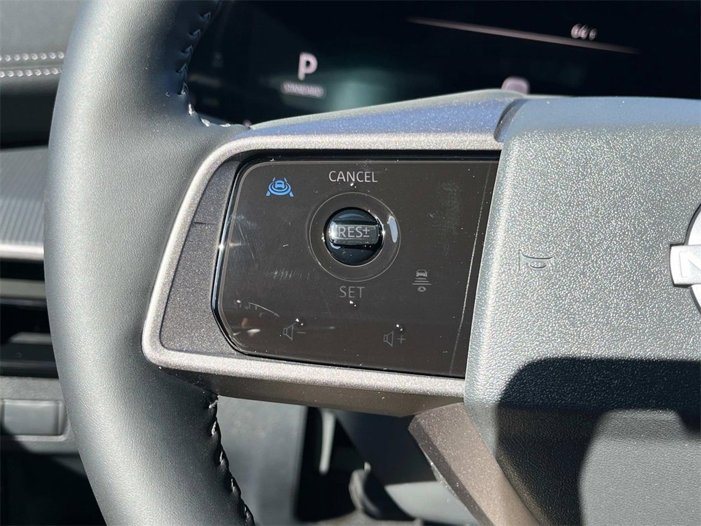 Vehicle image 25 of 31
