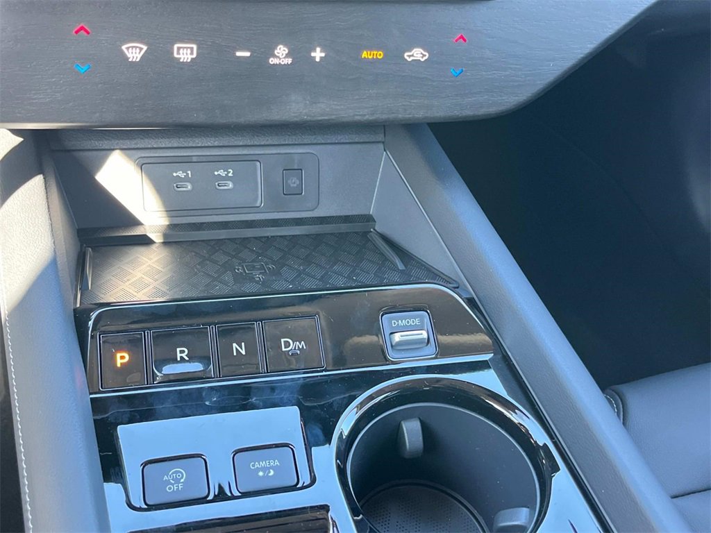 Vehicle image 28 of 31