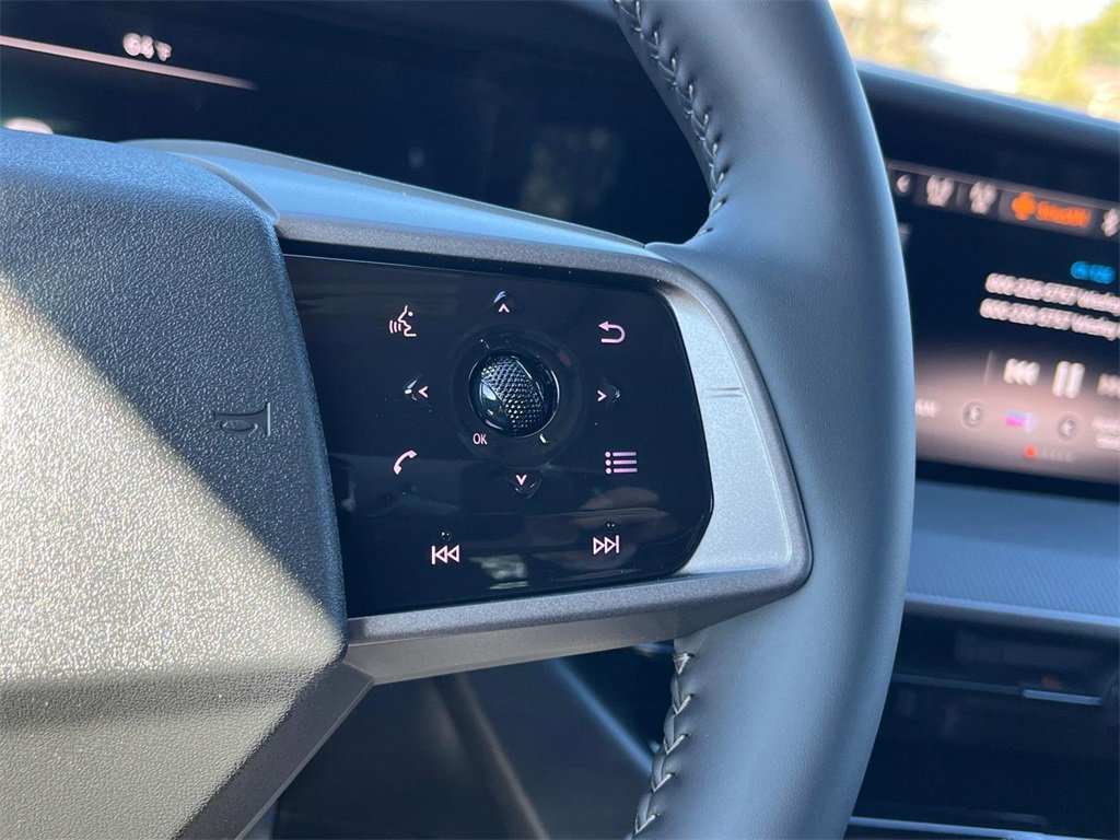 Vehicle image 26 of 31