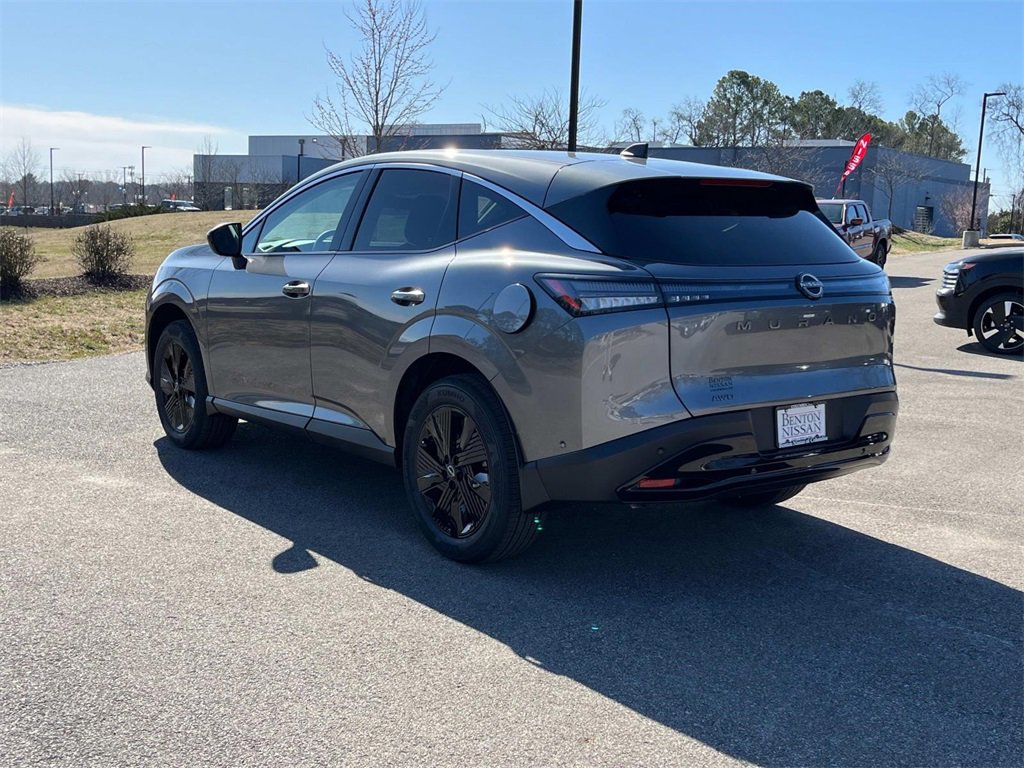 Vehicle image 8 of 31