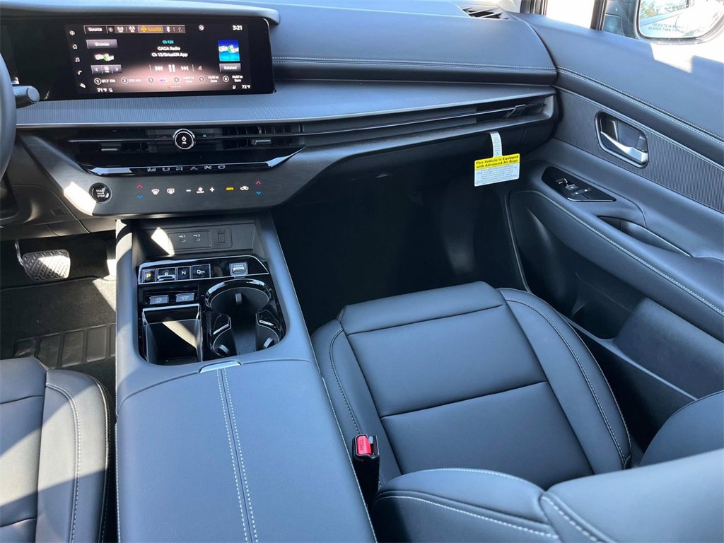 Vehicle image 17 of 31