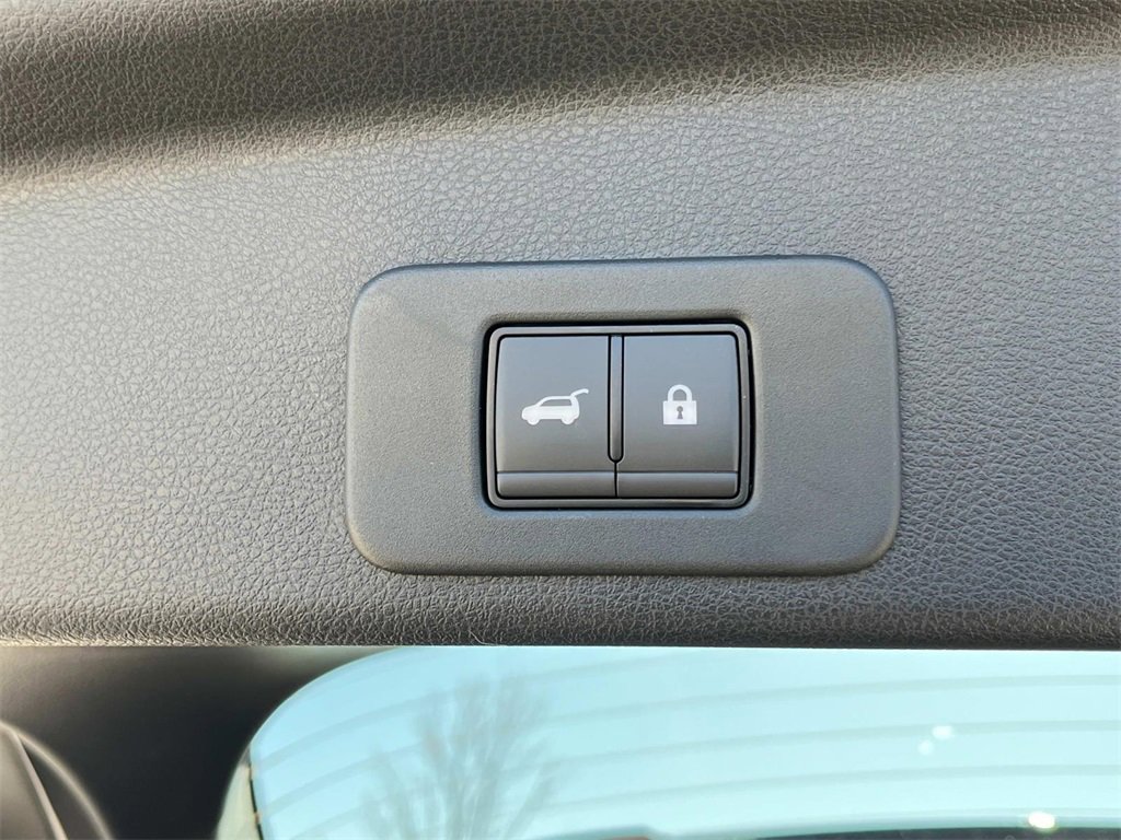 Vehicle image 12 of 31