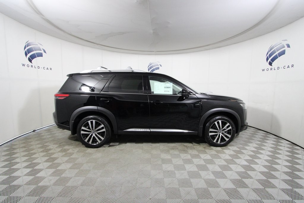 Vehicle image 8 of 39