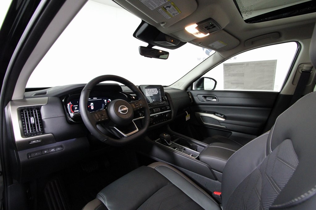 Vehicle image 26 of 39