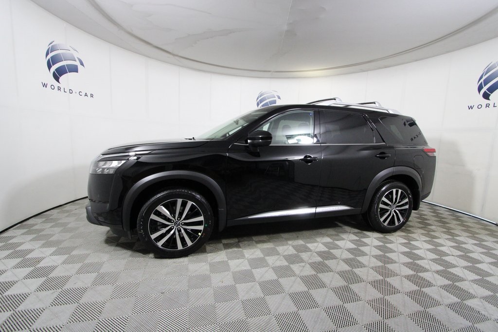 Vehicle image 2 of 39