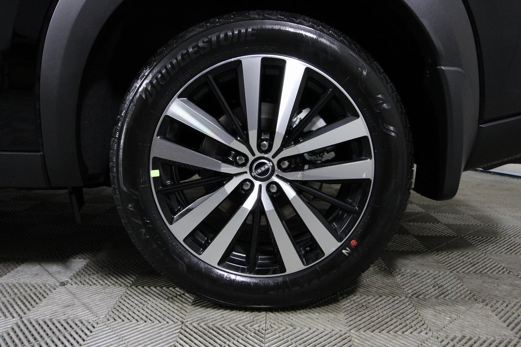 Vehicle image 19 of 39