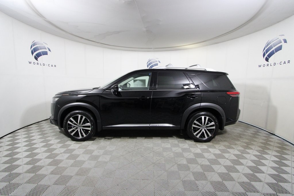 Vehicle image 17 of 39