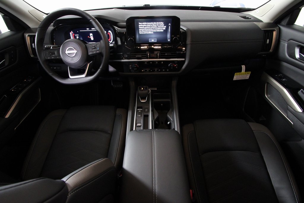 Vehicle image 25 of 39